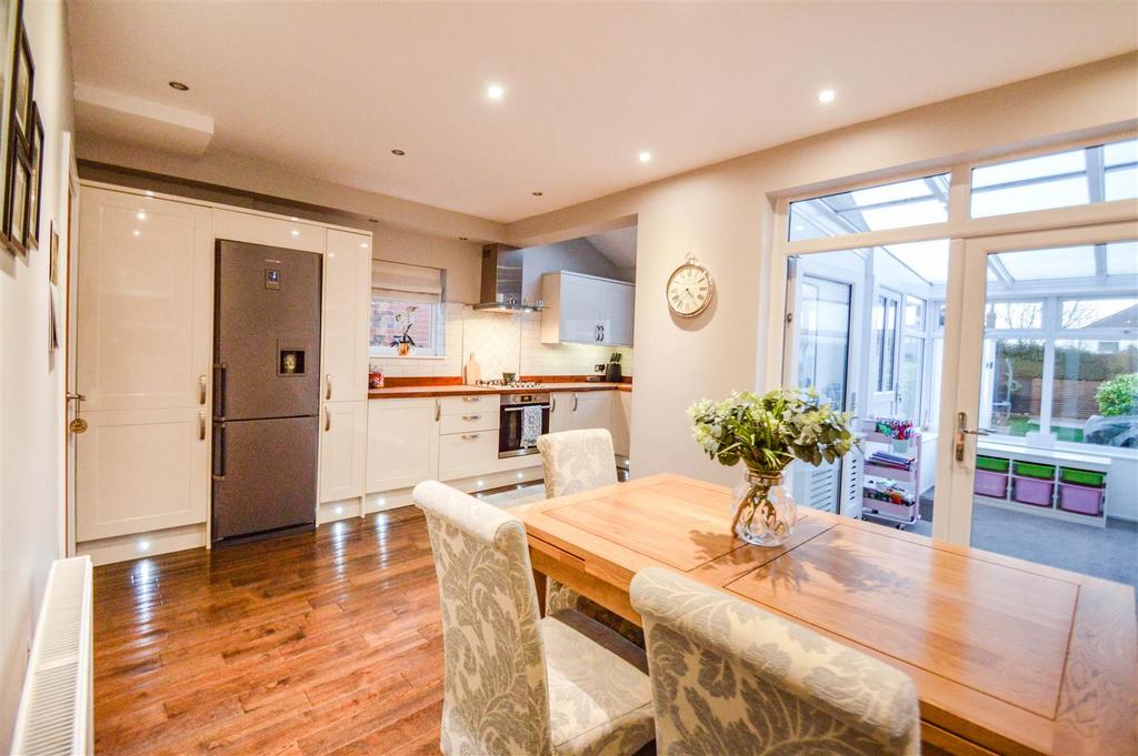 Westfield Rise, Hessle 3 bed semidetached house £295,000