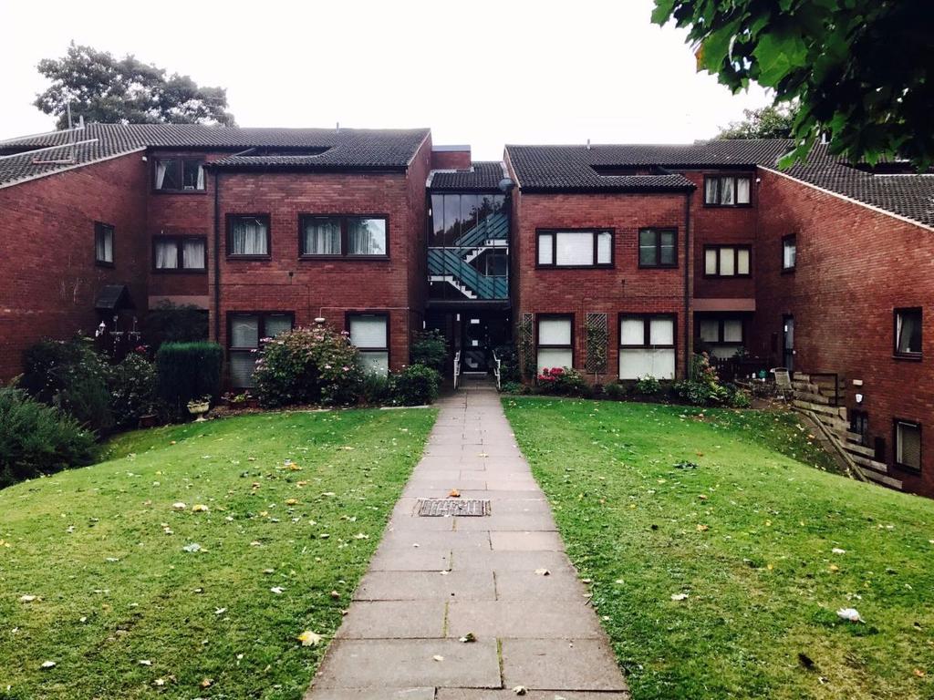 Badgers Bank Road, Sutton Coldfield 2 bed flat £850 pcm (£196 pw)