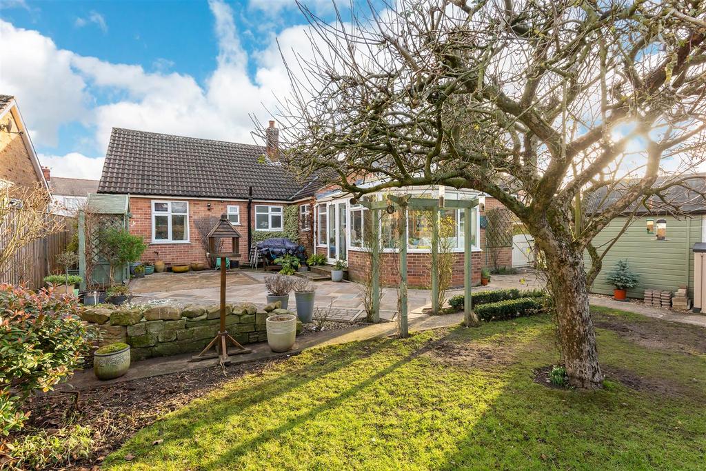 Yapham Road, Pocklington 3 bed detached bungalow £350,000