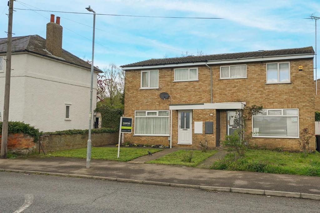 Clarence Road, Leighton Buzzard 3 bed semidetached house for sale £