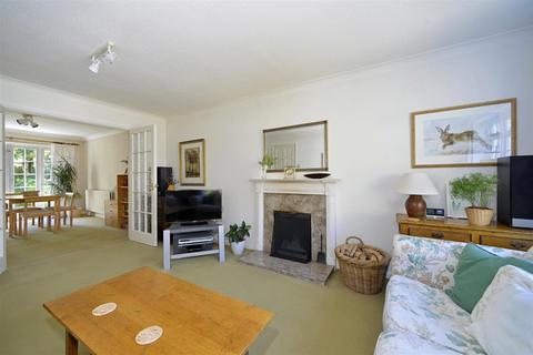 33 Windy Wood, Godalming, GU7 1XX
