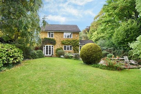 33 Windy Wood, Godalming, GU7 1XX