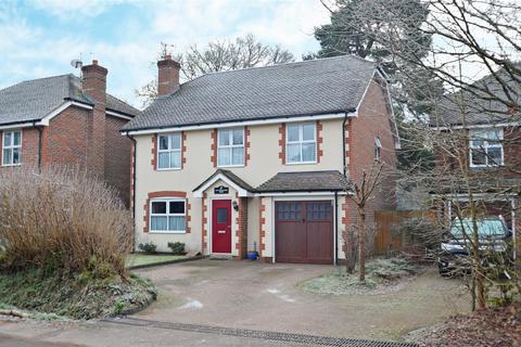 Woodpeckers Rest Beacon View Road, Elstead, Godalming, GU8 6DT