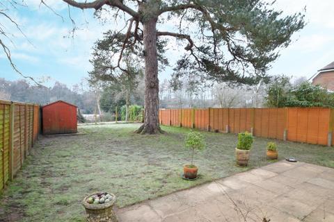Woodpeckers Rest Beacon View Road, Elstead, Godalming, GU8 6DT