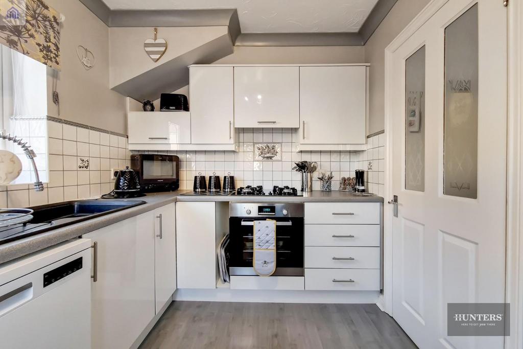 4 Kitchen-1.jpg