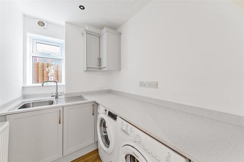 3 Brett Drive, Bromham, Bedford, MK43 8RE
