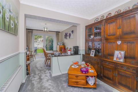 113 Edinburgh Crescent, Waltham Cross, EN8 7QZ