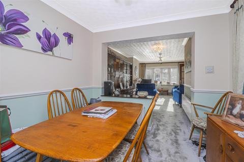 113 Edinburgh Crescent, Waltham Cross, EN8 7QZ