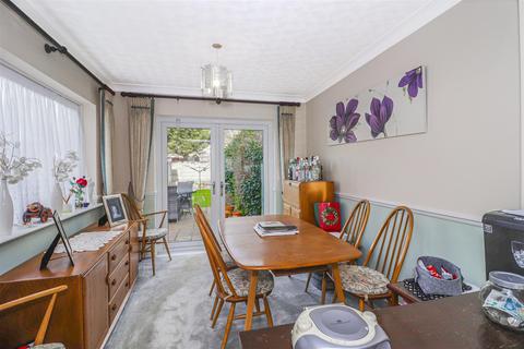 113 Edinburgh Crescent, Waltham Cross, EN8 7QZ