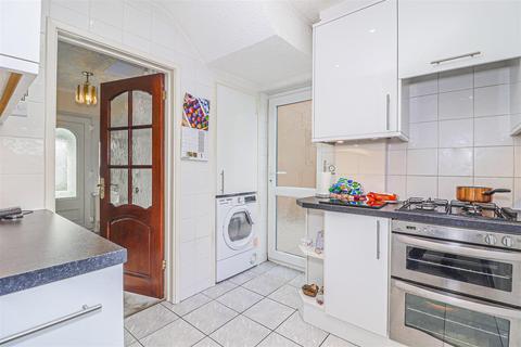 113 Edinburgh Crescent, Waltham Cross, EN8 7QZ