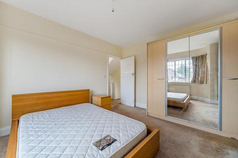 55 Chanctonbury Way, London, N12 7AA