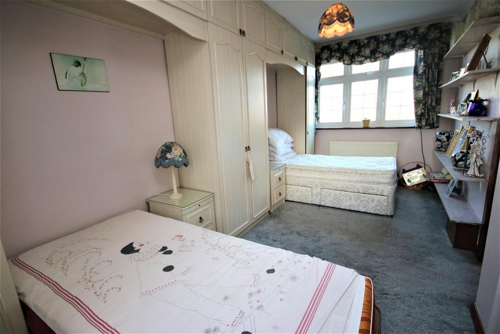 Bedroom 3: