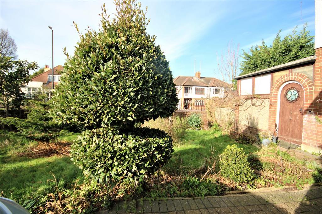 Front/side garden: