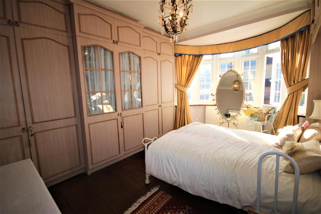 Bedroom 1: