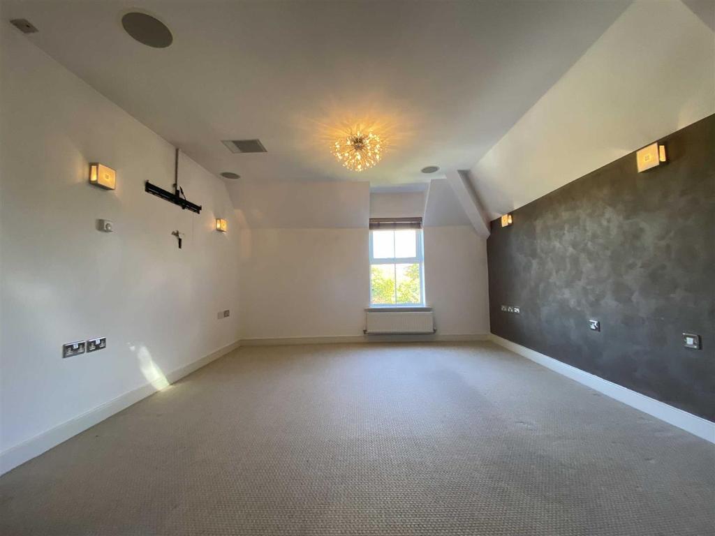 Acresfield Road, Timperley 2 bed apartment £1,150 pcm (£265 pw)