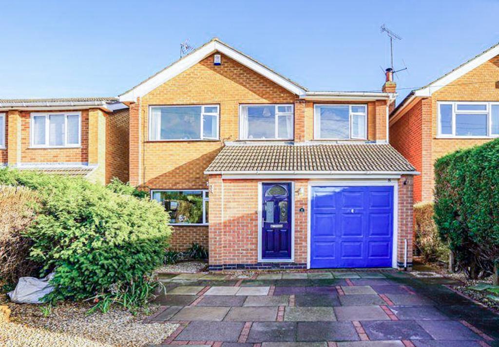 Neville Road, Calverton, Nottingham 4 bed detached house £310,000