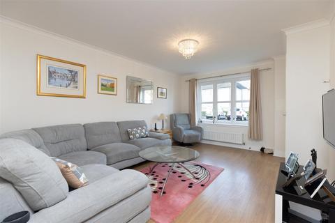 14 William Geddes Place, Blairgowrie, PH10 6FE