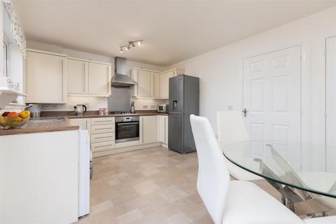 14 William Geddes Place, Blairgowrie, PH10 6FE