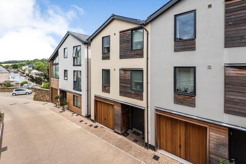 3 Baltic Way, Totnes, TQ9 5WY
