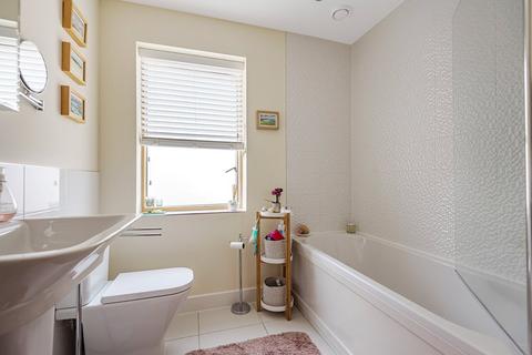 3 Baltic Way, Totnes, TQ9 5WY