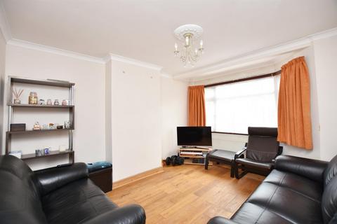 4 Wargrave Road, Harrow, HA2 8LN