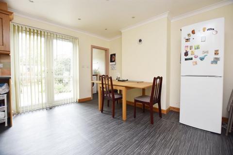 4 Wargrave Road, Harrow, HA2 8LN