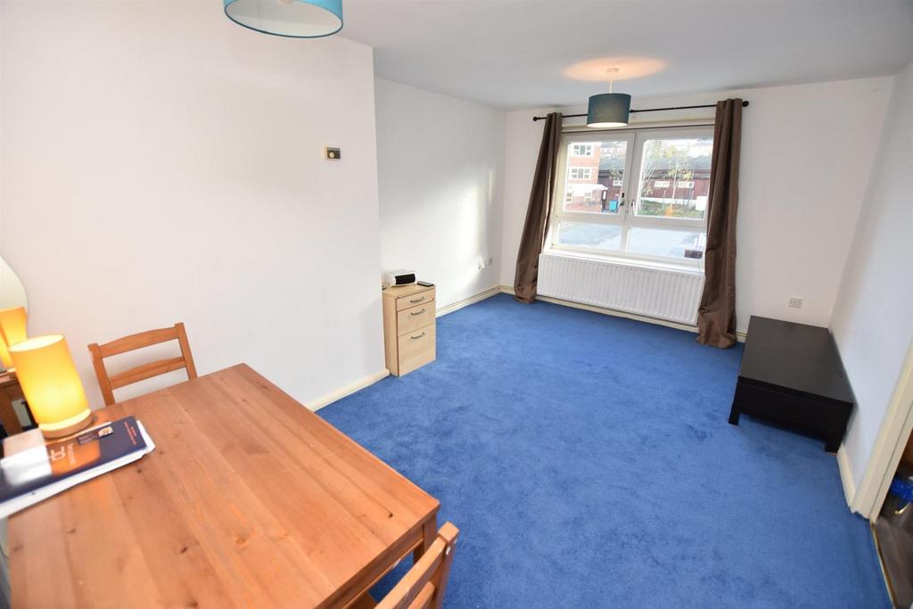 Northolt Road, Harrow, HA2 0LS 1 bed flat £240,000