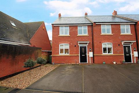 3 bedroom townhouse for sale - Vicarage Close, Syston