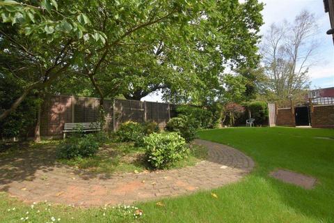1 bedroom flat for sale - Barnetts Court, Corbins Lane, Harrow, HA2 8EU