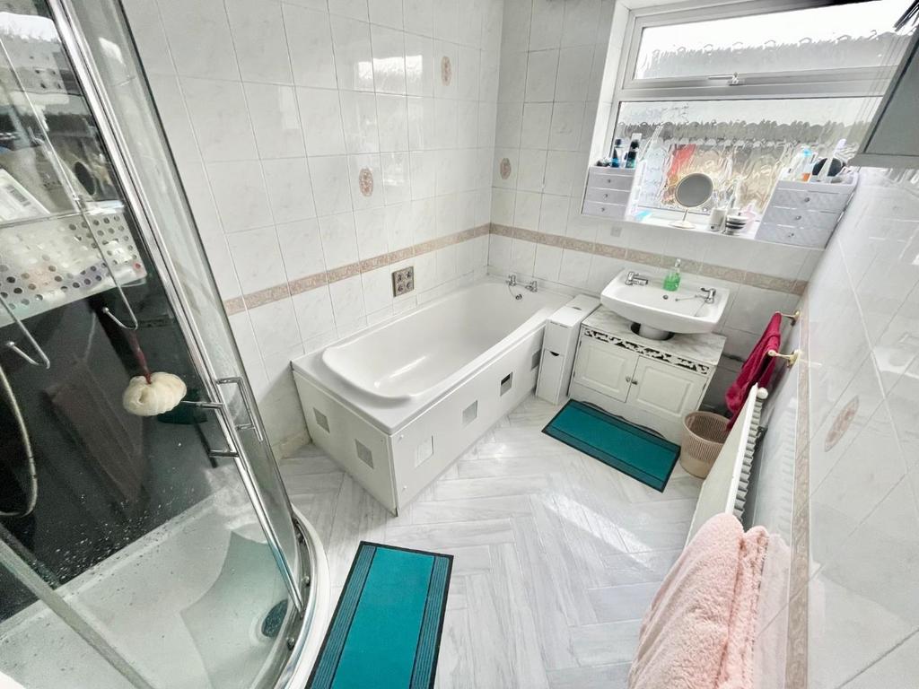 Ground Floor Bathroom