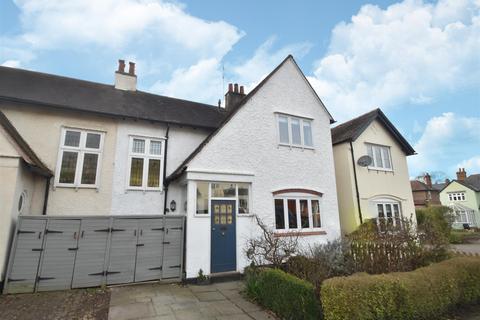 4 bedroom semi-detached house for sale - 15 Porthill Drive, Shrewsbury, SY3 8RP
