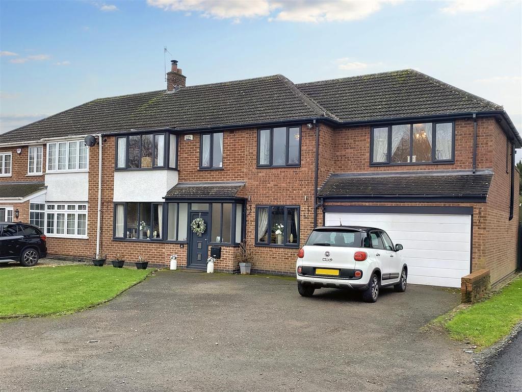 Hollyfast Road, Coundon Green, Coventry 6 bed semidetached house £