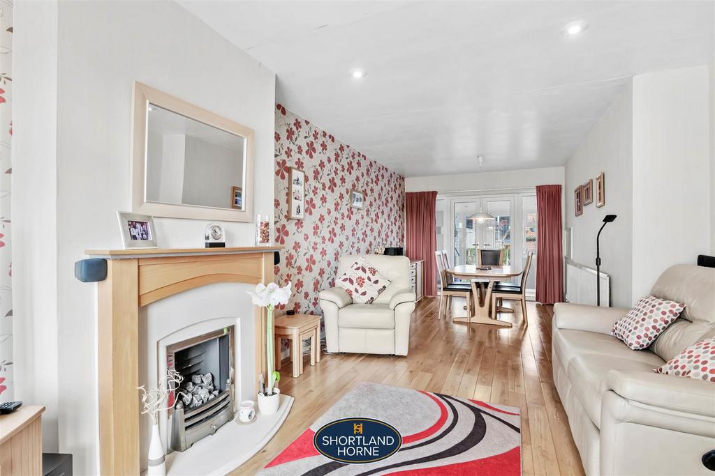 Winsford Avenue, Allesley Park, Coventry 4 bed semidetached house £