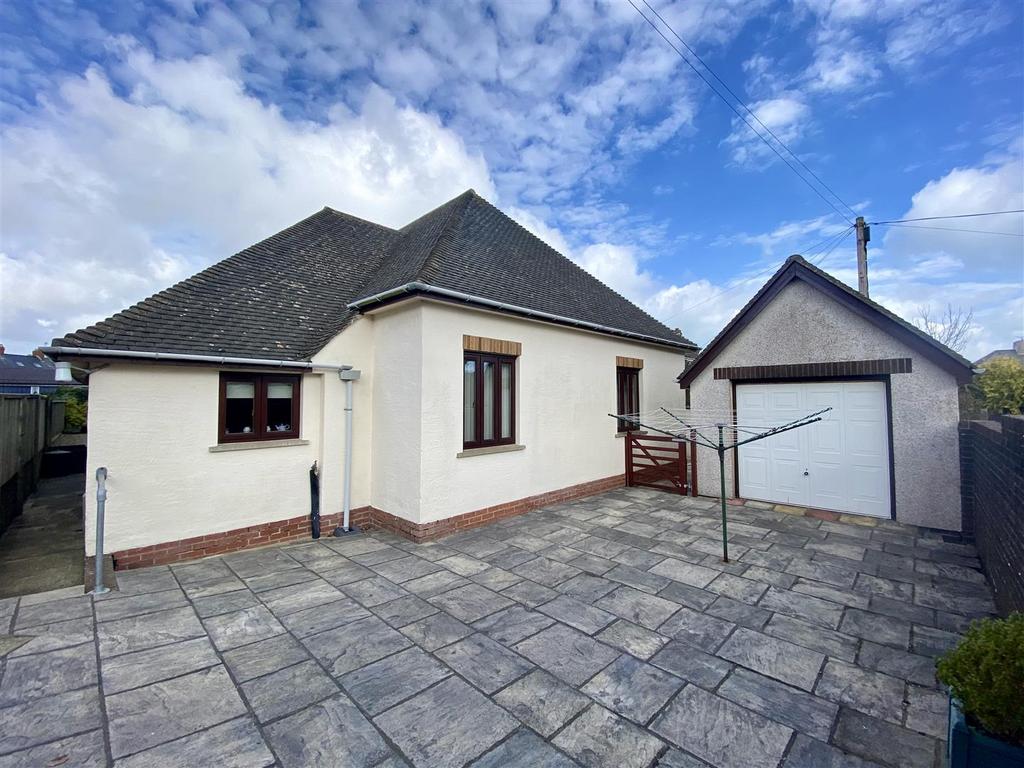 Y Gorlan, Brodog Lane, Fishguard 2 bed detached bungalow for sale £299,950