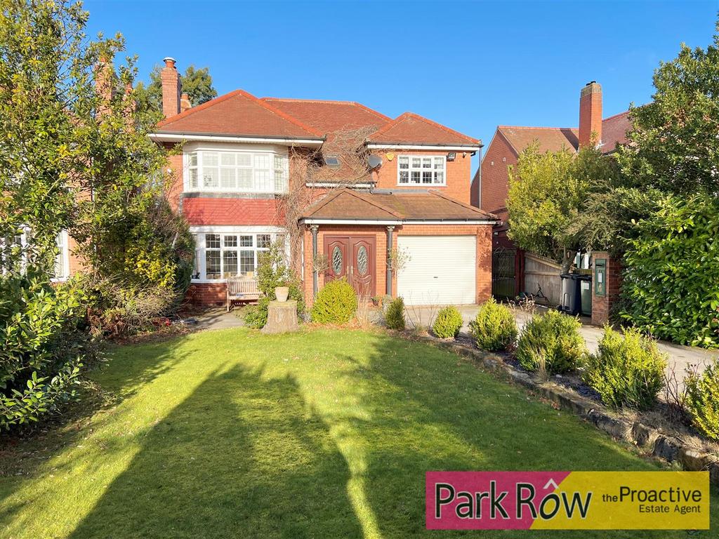 Wood Walk, Wombwell, Barnsley 4 bed detached house £440,000