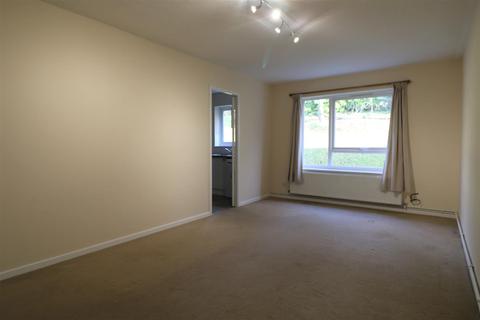 2 bedroom flat to rent - Sanderstead,Surrey