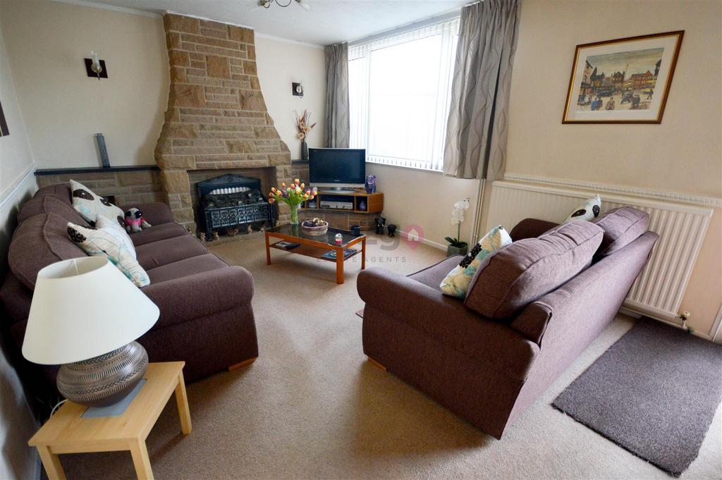 Badger Road, Sheffield, S13 3 bed end of terrace house £100,000