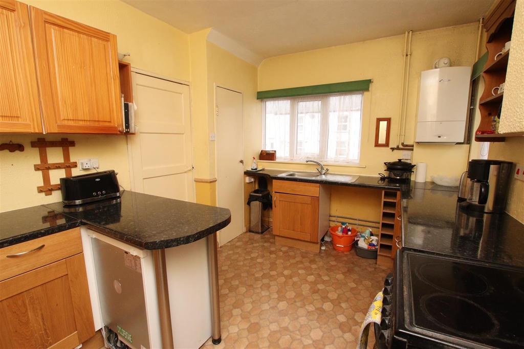 Kitchen..JPG