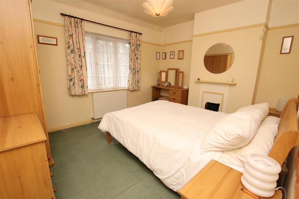 Bedroom 1.JPG