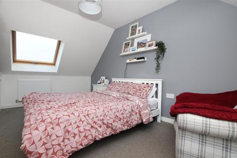 58 Buzzard Way, Cranbrook, Exeter, EX5 7GX