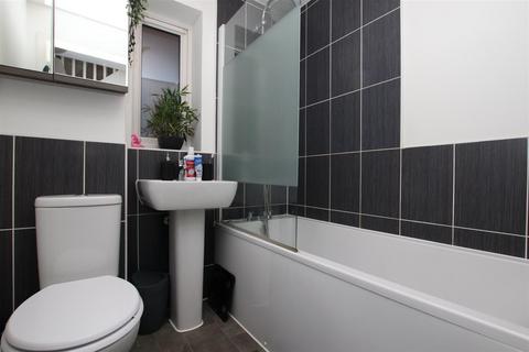 58 Buzzard Way, Cranbrook, Exeter, EX5 7GX