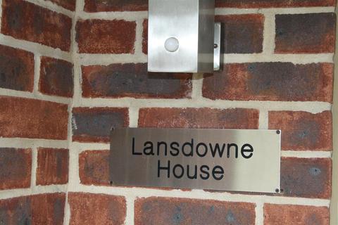 2 bedroom apartment for sale - Lansdowne House, Dalmeny Way, Epsom
