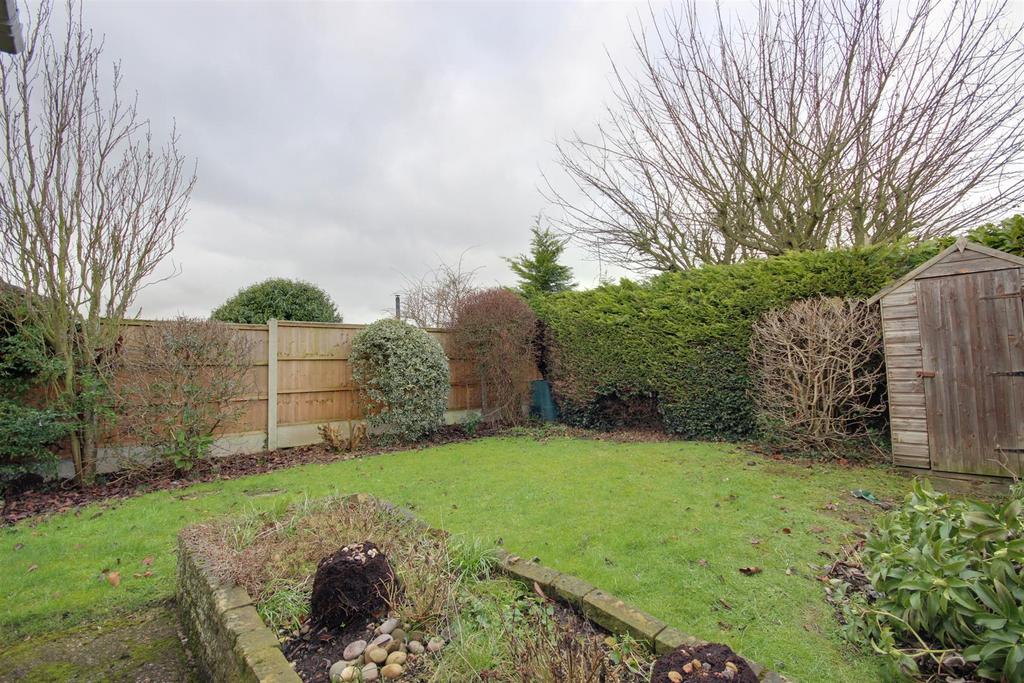 West Hall Garth, South Cave, Brough 3 bed semidetached bungalow £215,000