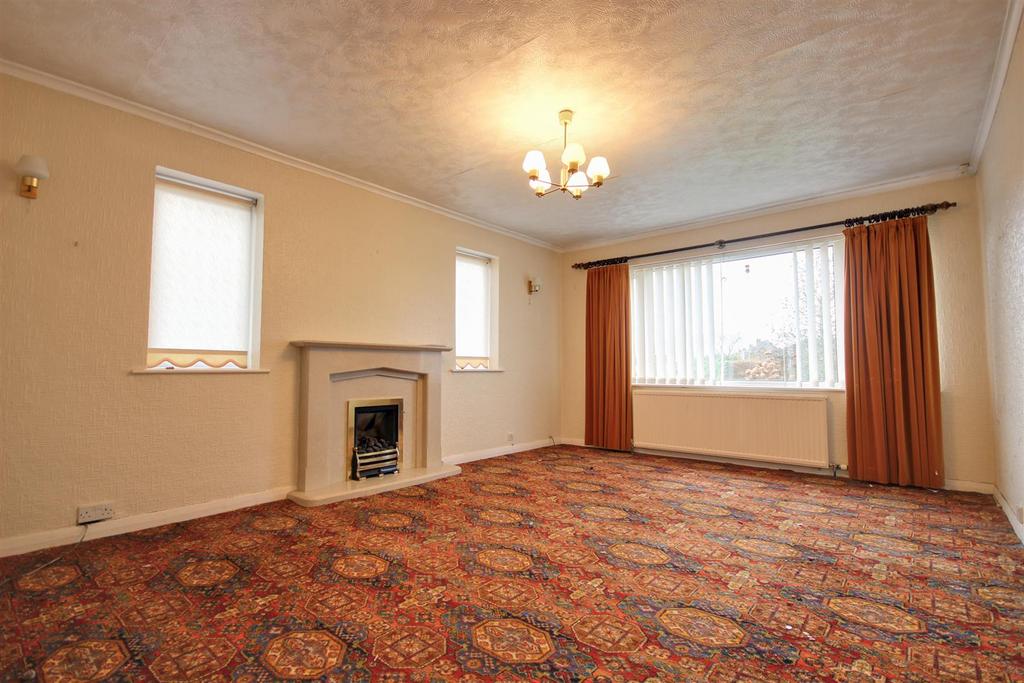 West Hall Garth, South Cave, Brough 3 bed semidetached bungalow £215,000