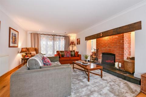 1 Caesars Way, Whitchurch, RG28 7ST
