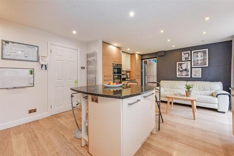 1 Caesars Way, Whitchurch, RG28 7ST