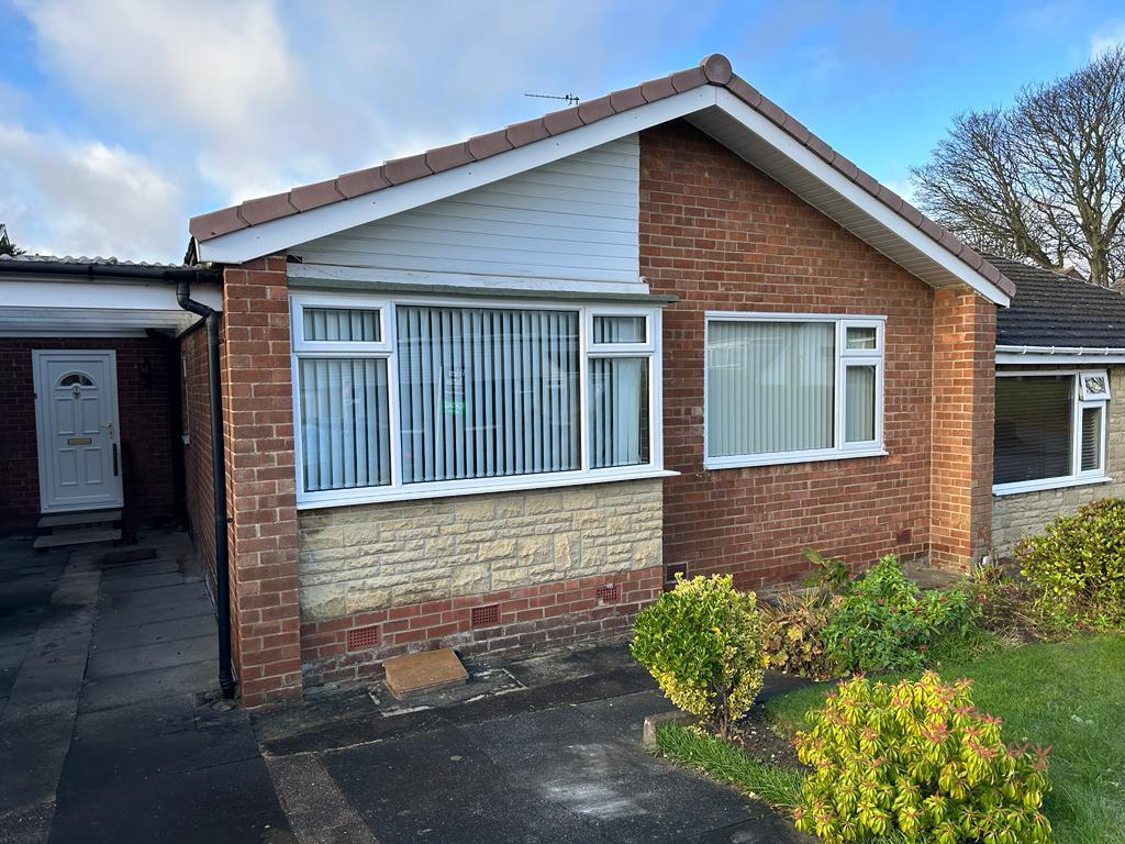Warwick Drive, Whickham, Newcastle upon Tyne 3 bed semidetached bungalow for sale £205,000