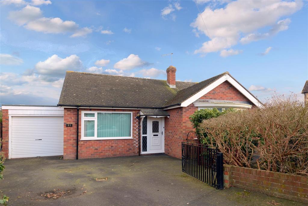Cornwall Drive, Bayston Hill, Shrewsbury 2 bed detached bungalow £300,000
