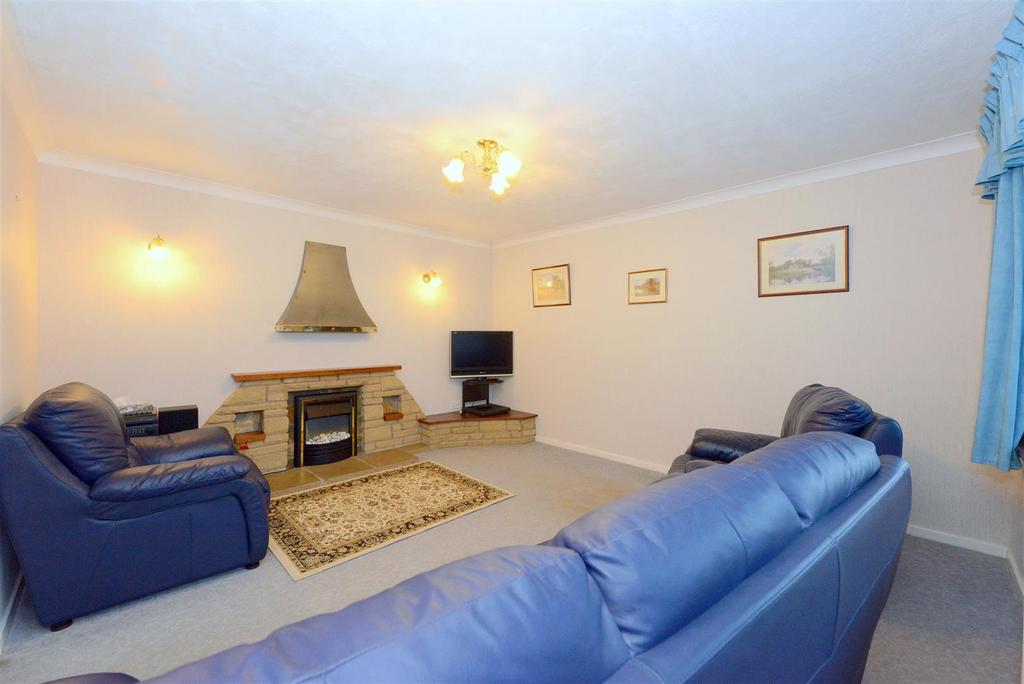 Cornwall Drive, Bayston Hill, Shrewsbury 2 bed detached bungalow £300,000