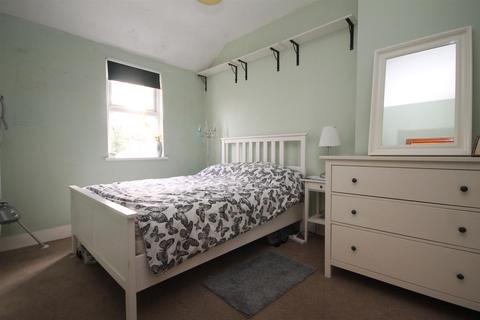 14 Southdown Road, Carshalton, SM5 4LT